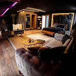 Unique Luxury Suite